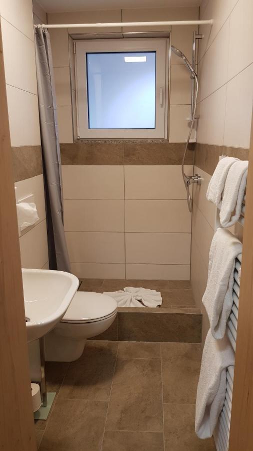 Braustueble Und Hotel Zur Post Вайлер-Зіммерберг Екстер'єр фото