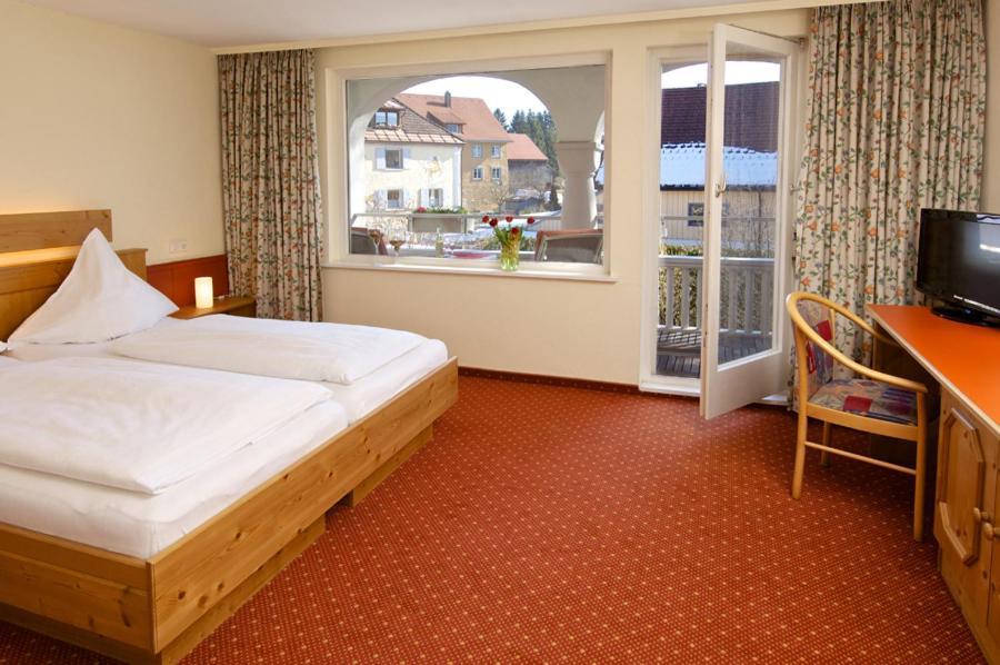 Braustueble Und Hotel Zur Post Вайлер-Зіммерберг Екстер'єр фото